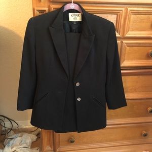 Navy blue pants suit